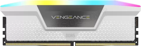 Photo de Kit Barrettes mémoire 32Go (2x16Go) DIMM DDR5 Corsair Vengeance RGB 6400MHz CL36 (Blanc)
